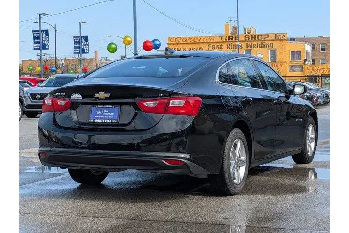 $16887 : Chevrolet Malibu 2023 LT 4dr image 4