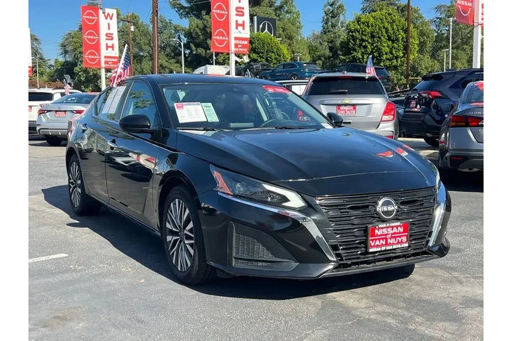 $18498 : Nissan Altima 2023 2.5 SV 4d image 7