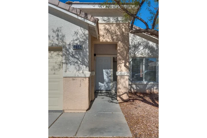 $1350 : North Las Vegas -Renta image 3
