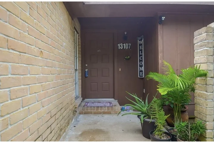 $1700 : Rent image 2