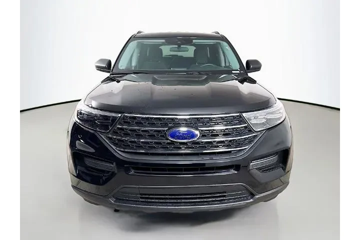 $32750 : Ford Explorer 2023 AWD XLT 4 image 2