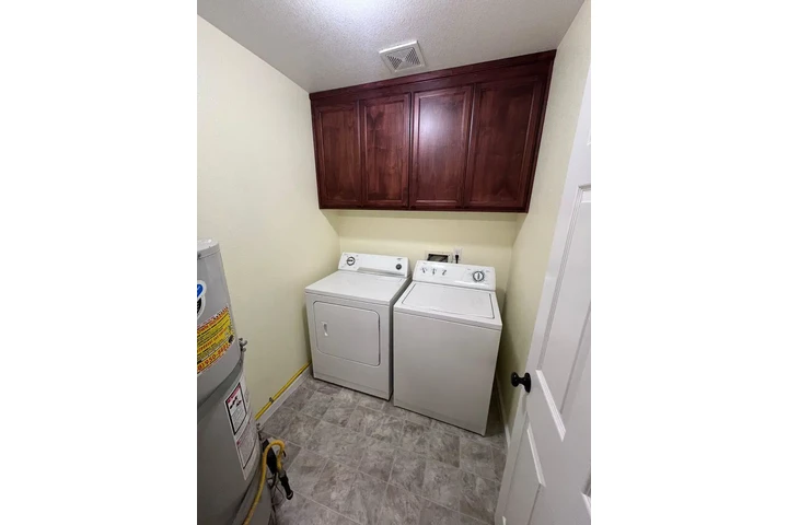 $1050 : de 2 dormitorios actualizado image 9