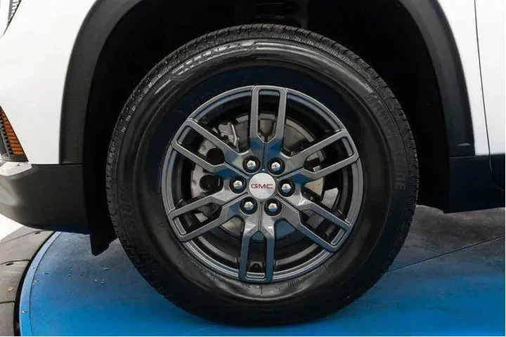 $33760 : GMC Acadia 2025 Elevation 4d image 2