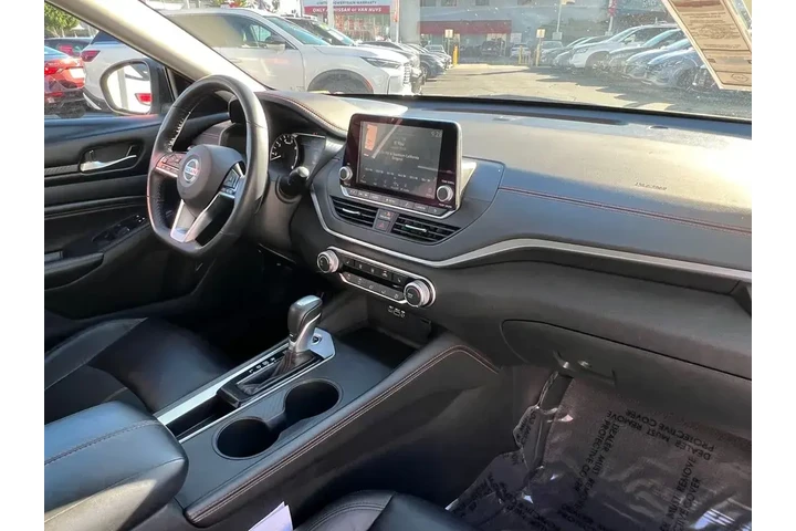 $20998 : Nissan Altima 2021 2.5 SR 4d image 10