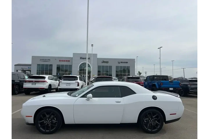 $28934 : Dodge Challenger 2023 SXT 2d image 5