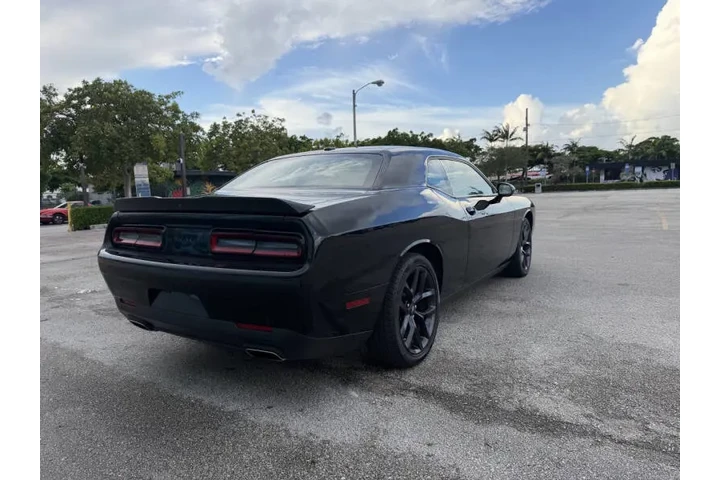 $17995 : 2022 Challenger SXT image 10