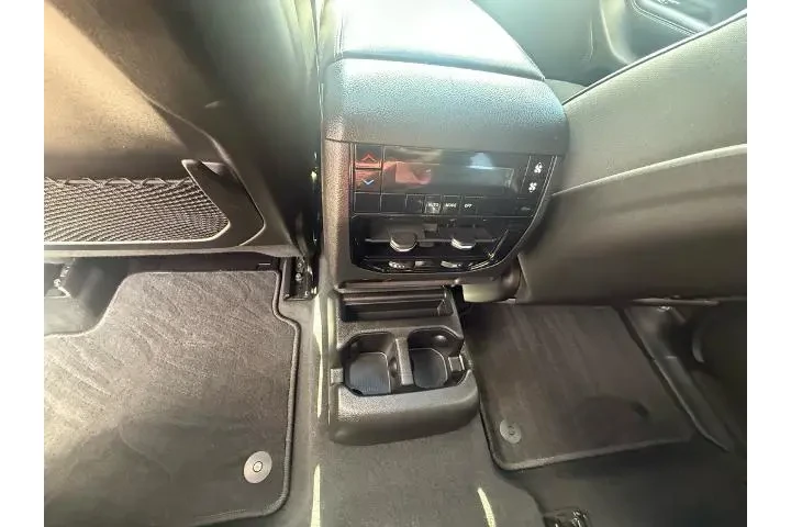 $39845 : Jeep Grand Cherokee L 2025 4 image 5