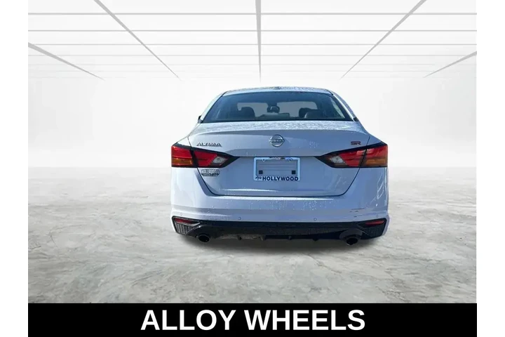 $16689 : Nissan Altima 2023 2.5 SR 4d image 6