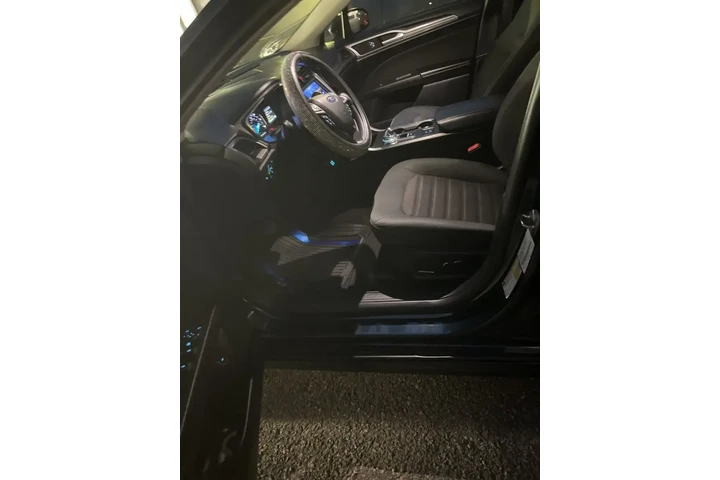 $16900 : Ford Fusion Hybrid 2020 SE 4 image 8