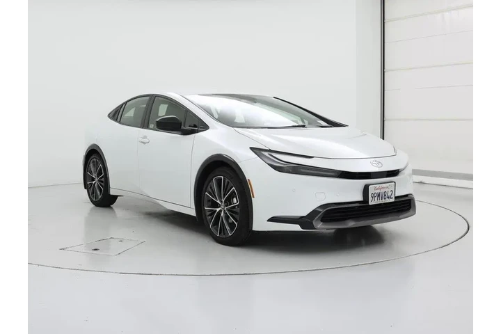 $30998 : Toyota Prius 2024 XLE 4dr Ha image 1