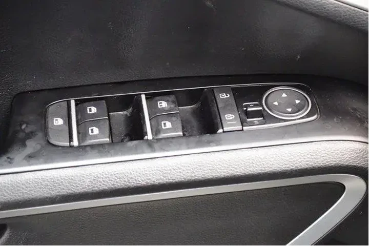 $17994 : Kia Soul 2025 LX 4dr Crossov image 7