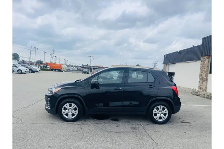 $7999 : 2018 Trax LS image 4