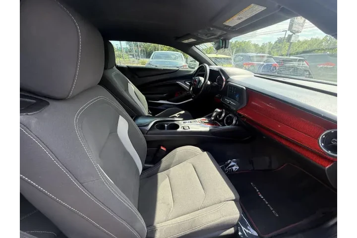 $16725 : 2017 Camaro LT image 9
