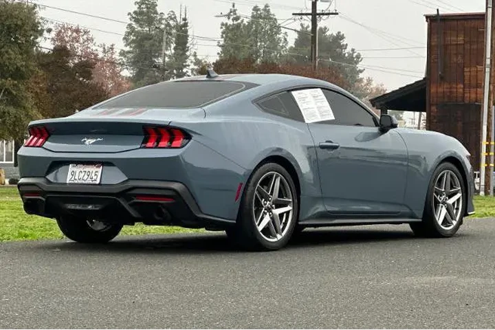 $27966 : Ford Mustang 2024 EcoBoost 2 image 4