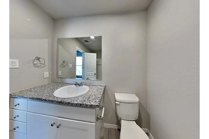 $1500 : Welcome to Glendale, a communi image 9