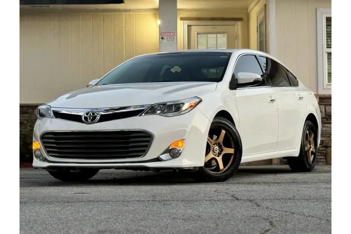 2013 Avalon XLE Premium image 2