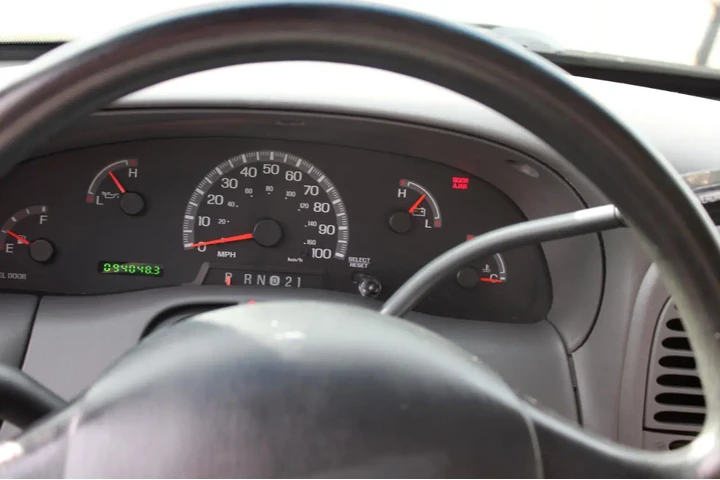 $6995 : 2001 F-150 Reg Cab 120" RWD image 9