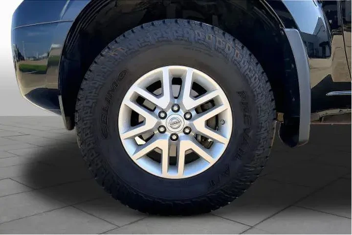 $18913 : Nissan Frontier 2016 4x4 PRO image 9