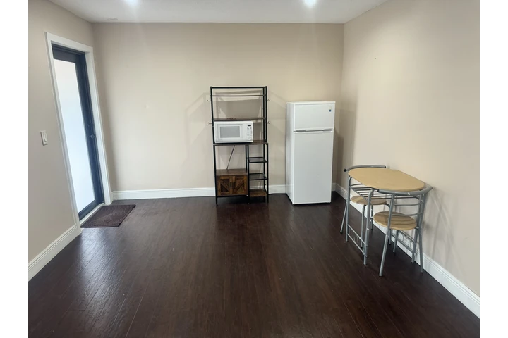 $1100 : Se renta efficiency image 2