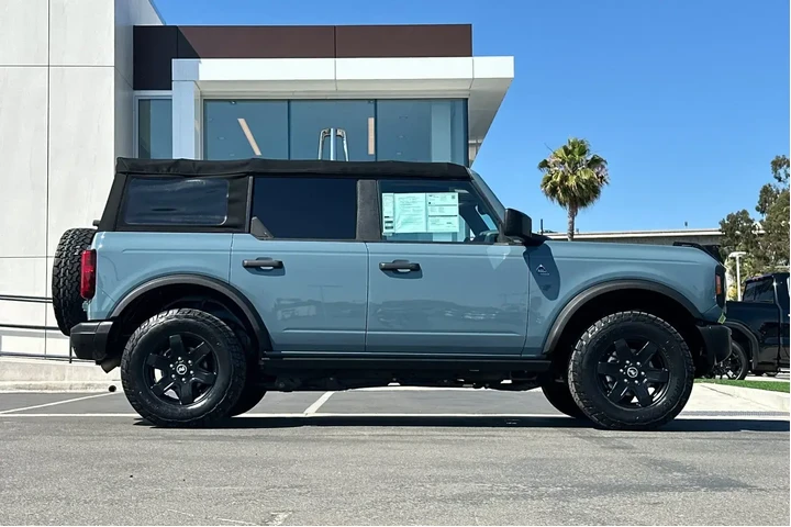 $38057 : Ford Bronco 2022 4x4 Black D image 7