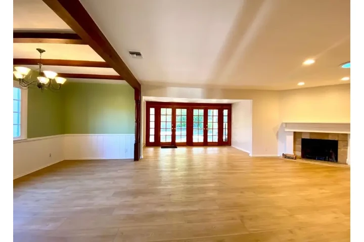 $2899 : 3bed house available in LA image 2