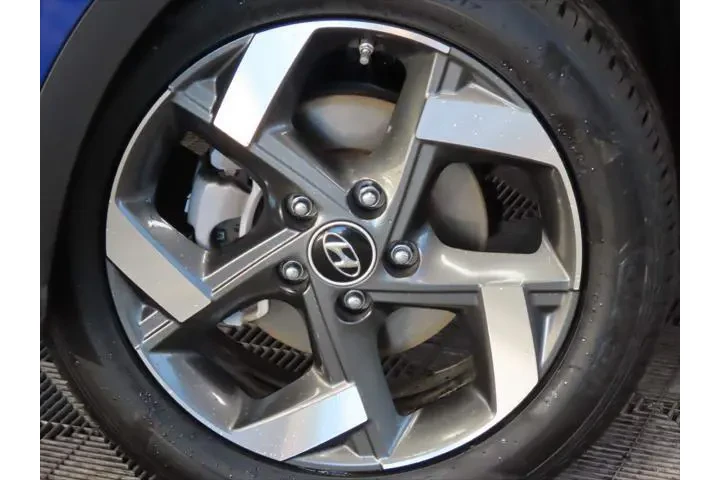 $16809 : Hyundai VENUE 2023 SEL 4dr C image 6