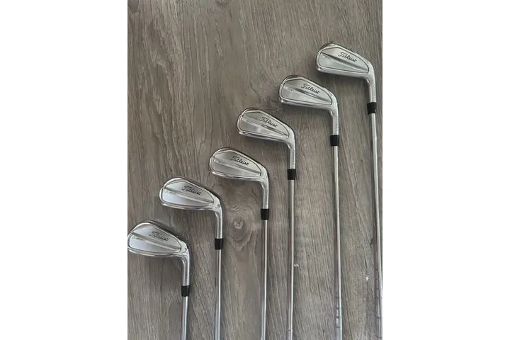 $400 : Golf Clubs image 5