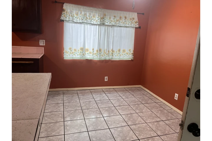 $3900 : Very spacious apartment image 3