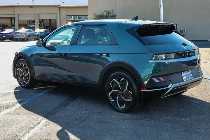$24498 : Hyundai IONIQ 5 2023 AWD SEL image 4