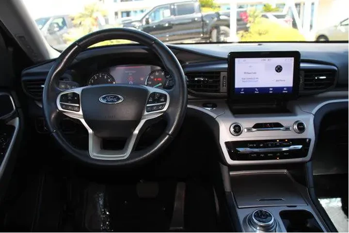 $27795 : Ford Explorer 2023 XLT 4dr S image 5