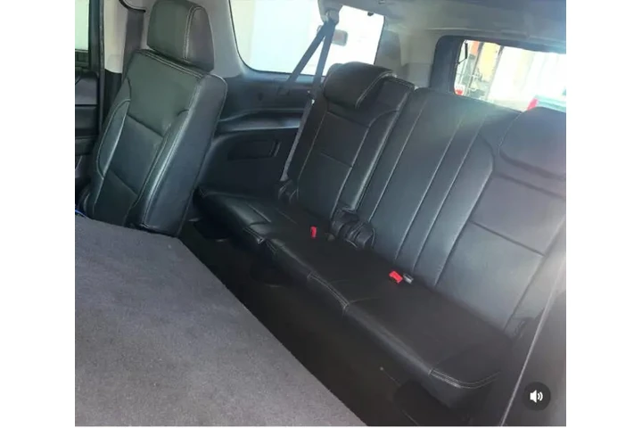 $16500 : 2017 Suburban LS image 4