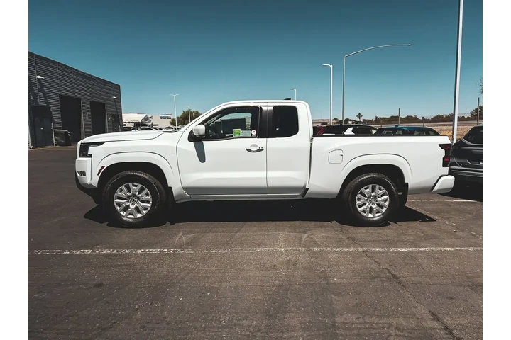 $28997 : Nissan Frontier 2024 4x2 SV image 3