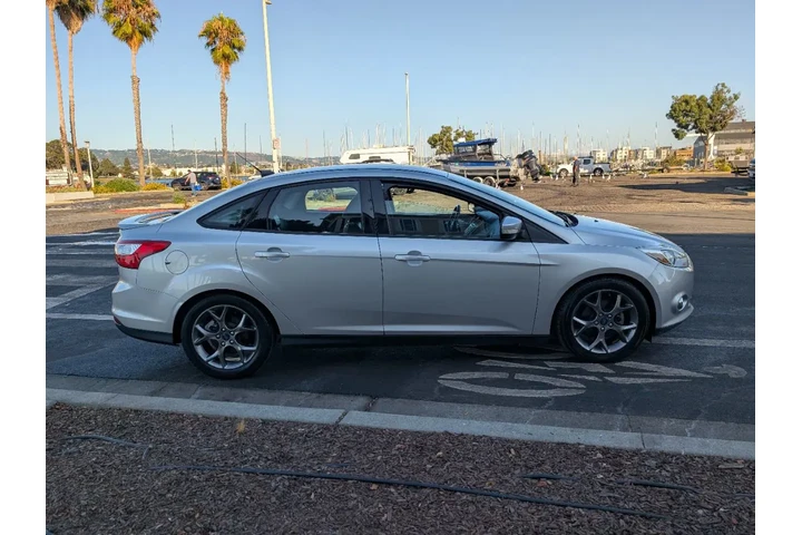 $7988 : 2014 Focus SE image 5