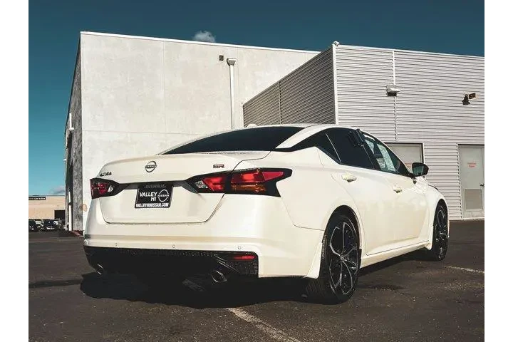 $19997 : Nissan Altima 2024 2.5 SR 4d image 3