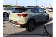 $24587 : 2025 Trailblazer AWD 4dr LT thumbnail