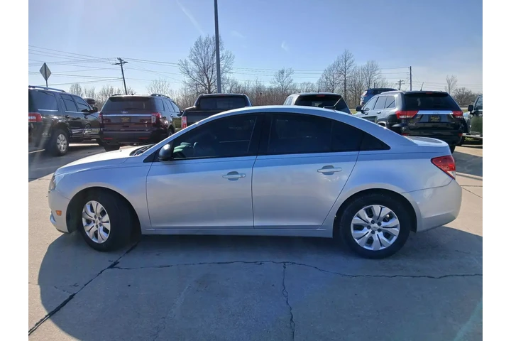 $6999 : 2013 Cruze LS Auto image 3