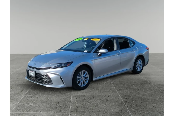 $29300 : Toyota Camry 2025 SE 4dr Sed image 1