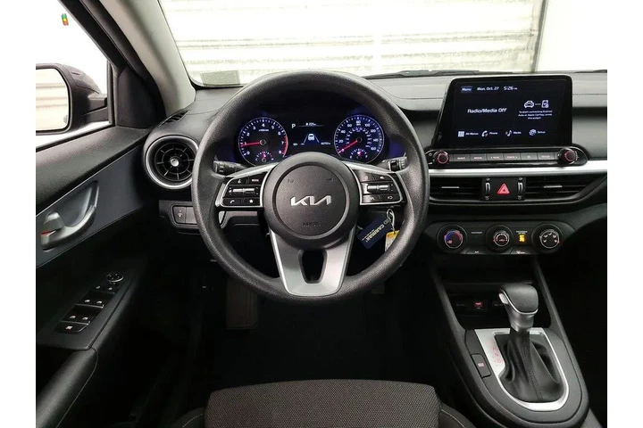 $18998 : Kia Forte 2023 LXS 4dr Sedan image 10