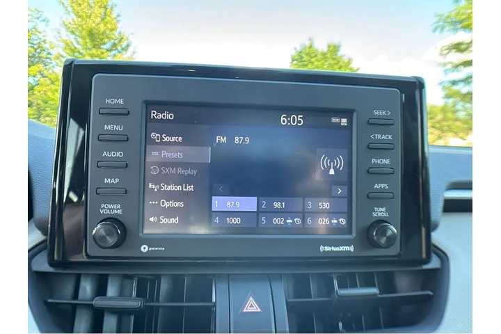 $30000 : Gold Certified2022 RAV4 Hybri image 6