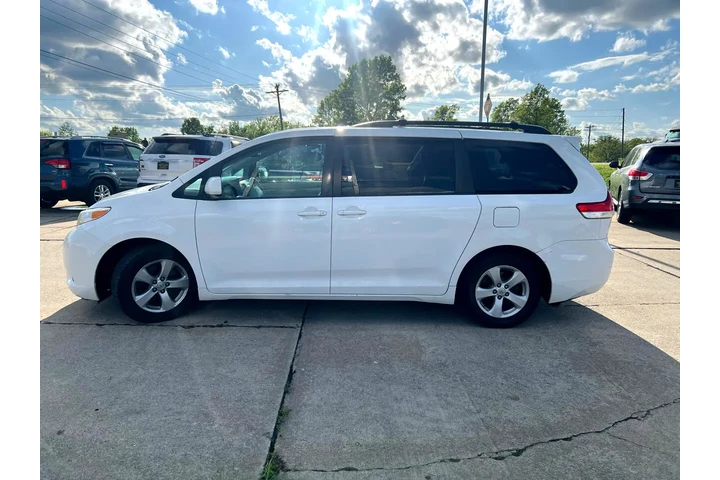 $7999 : 2013 Sienna LE FWD 8-Passenge image 9