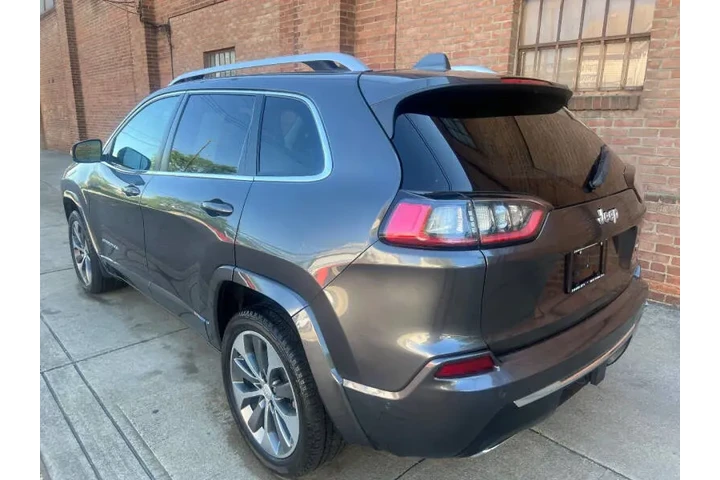 $20500 : 2019 Cherokee Overland image 5