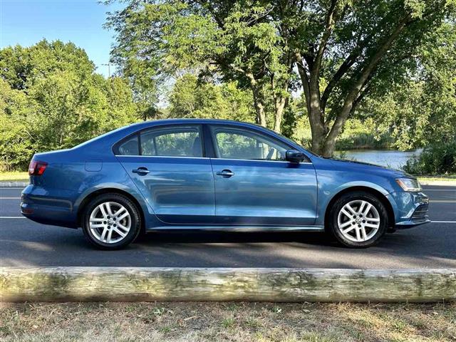 2017 Jetta 1.4T S image 10