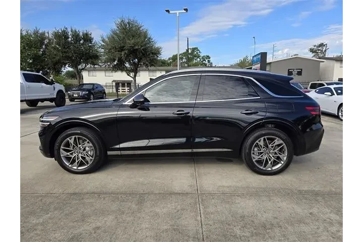 $38394 : Genesis GV70 2023 AWD 2.5T S image 4