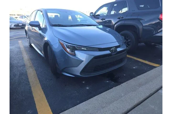 $19491 : Toyota Corolla 2024 LE 4dr S image 1