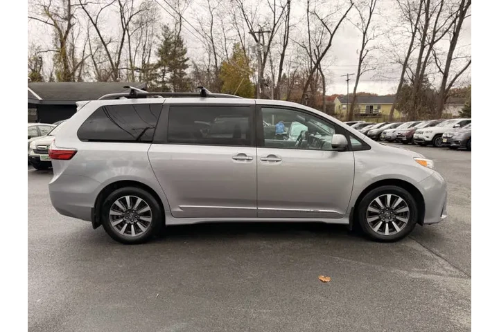$19995 : 2018 Sienna LE 7-Passenger image 8