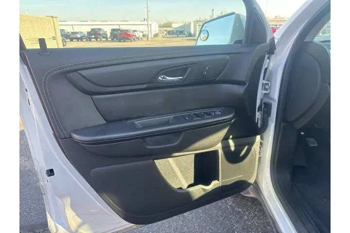 $11982 : Chevrolet Traverse 2017 LT 4 image 9