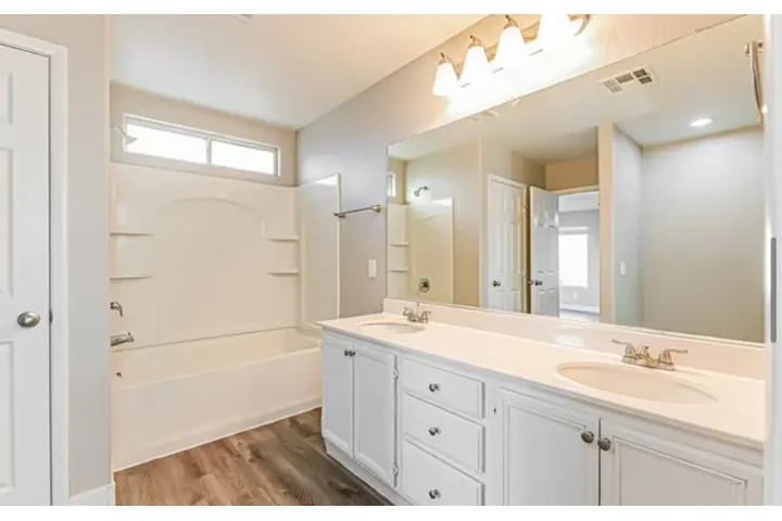 $2690 : Beautiful home for rent in NV image 5