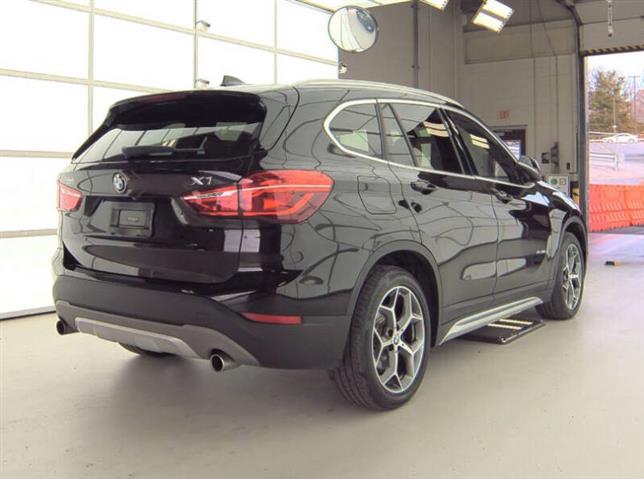 2018 BMW X1 xDrive28i image 5