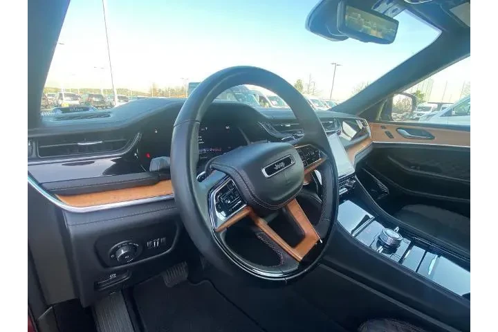 $39989 : Jeep Grand Cherokee L 2023 4 image 9