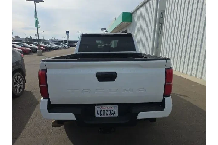 $34500 : Toyota Tacoma 2024 4x2 SR5 4 image 5